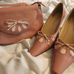 J.Renee pumps w/matching purse size 8.5 mauve